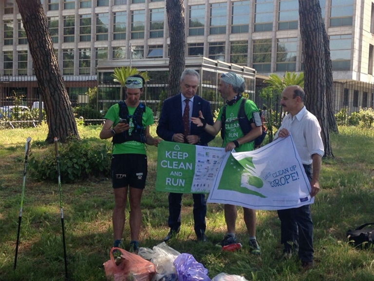 Keep clean and run: la cooperativa ERICA impegnata nella eco trail contro il littering. 